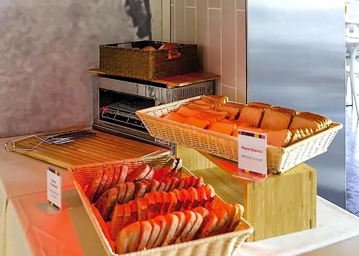 Ibis Styles Eur Hotel 4*